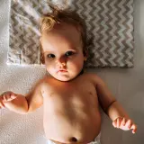 Rozwój 4-miesięcznego dziecka: zabawy, skok i co potrafi maluch?
