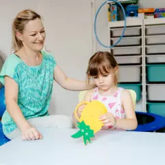 Terapia SI: Szczoteczki sensoryczne jak masować dziecko w domu?