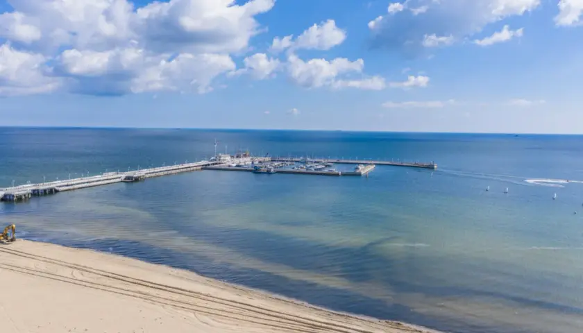 Polskie morze z dziećmi: Ranking, plaże, atrakcje. Wybierz idealne!