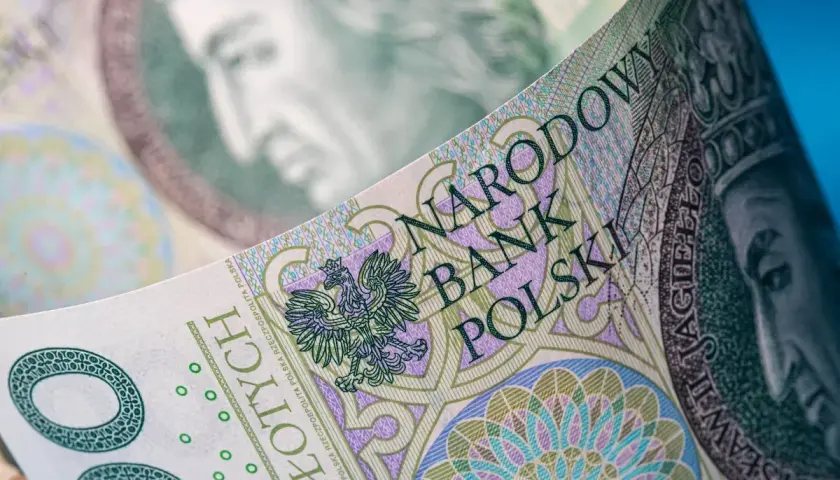 Dochód na osobę do rodzinnego 2026: Progi, zasady, "złotówka za złotówkę"
